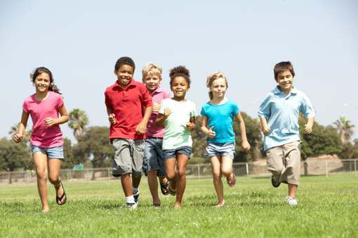 Au départ de l’école Sainte Marie, nous accompagnons les enfants pour une activité sportive ou culturelle. Nous ramenons ensuite les enfants à l’école.